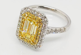 18k white gold ring with Yellow Diamond