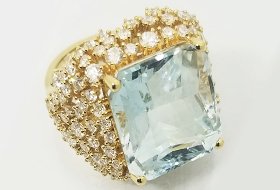 18k yellow gold ring with Aquamarine & Diamonds